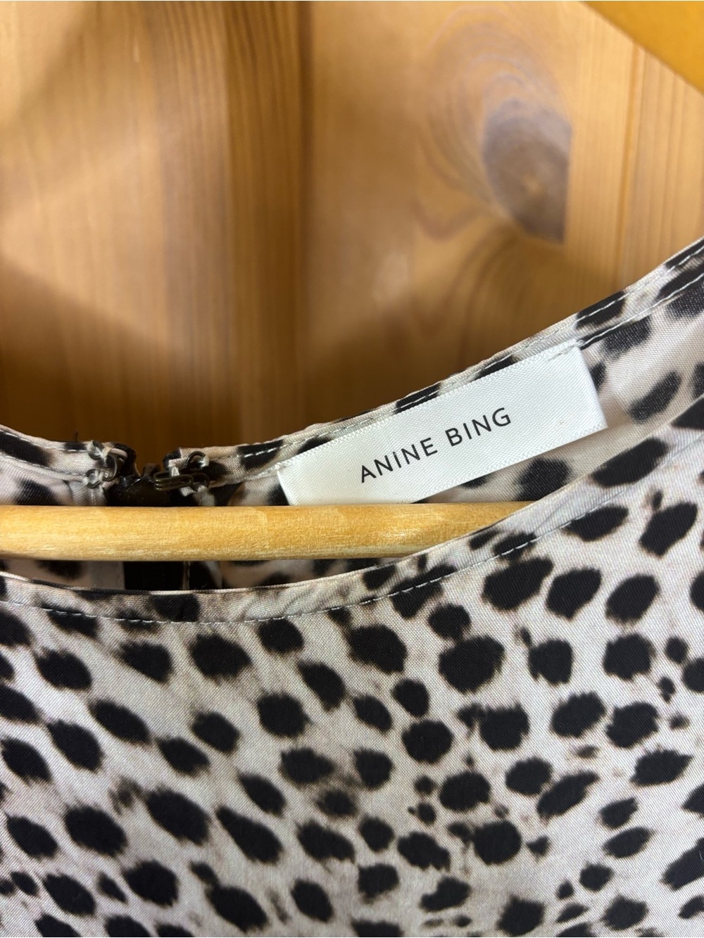 Anine Bing Kingston Long Sleeve Leopard-Print Mini Dress in Size Large - Picture 8 of 12